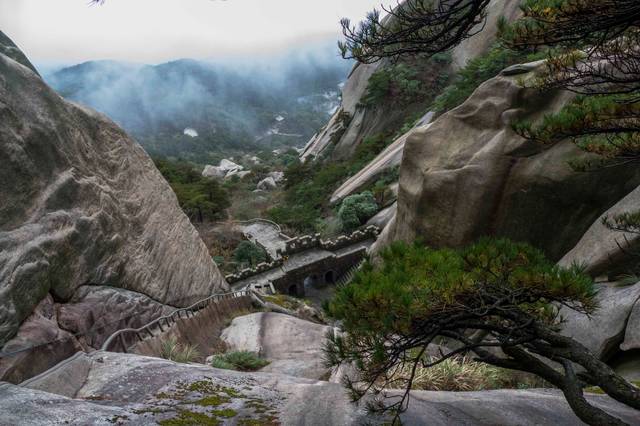 {老虎機}(天柱山旅游景点图片)