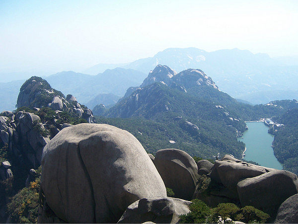 {老虎機}(天柱山旅游景点图片)